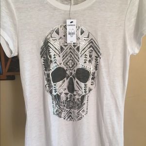 Ladies t shirt with skull NWT never worn